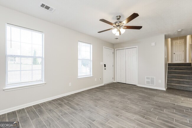 Building Photo - 38 Bay Cove Dr