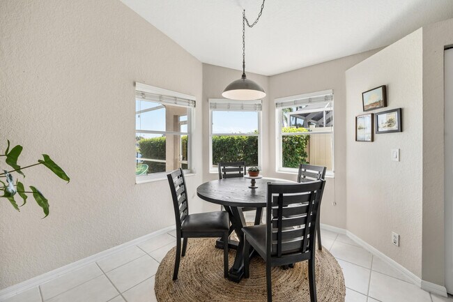 Building Photo - 3817 Miramontes Cir