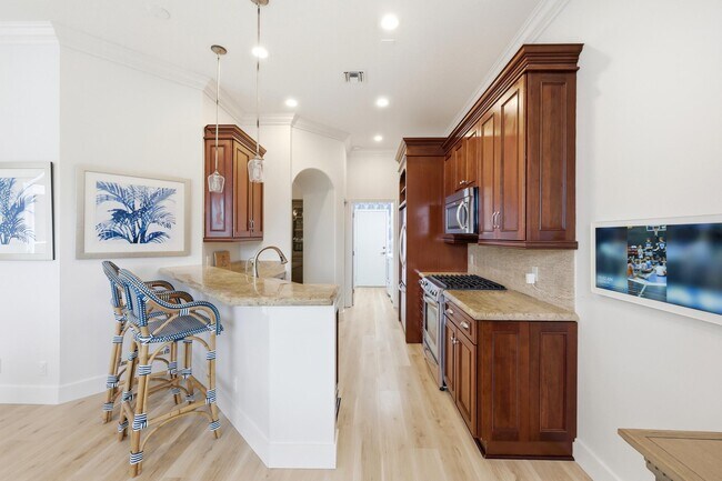 Building Photo - 2 Monterey Pointe Dr