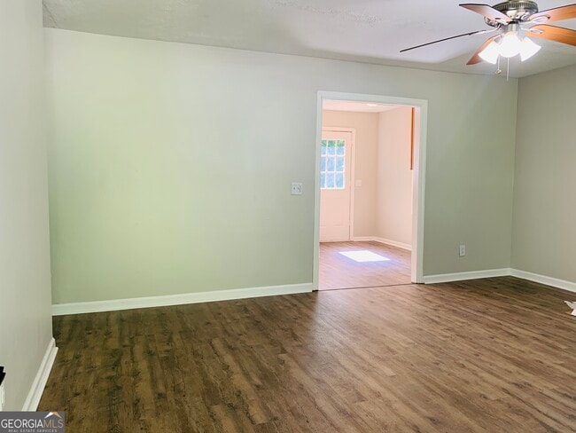 Building Photo - 139 Jack Russell Rd