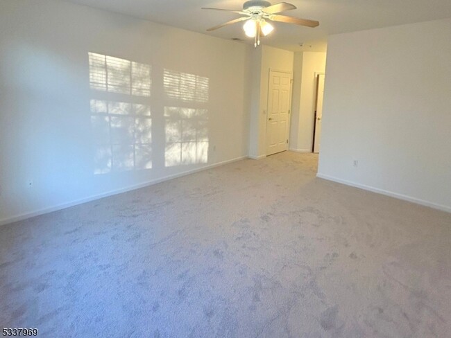 Building Photo - 1210 Hamilton Dr