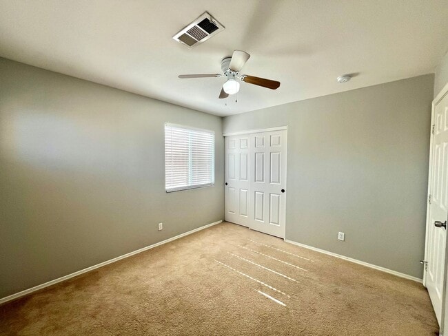 Building Photo - **$800 OFF MOVE IN BY 12/12/25**Spacious 3 Bedroom, 2.5 Bath Home with No HOA and Modern Finishes