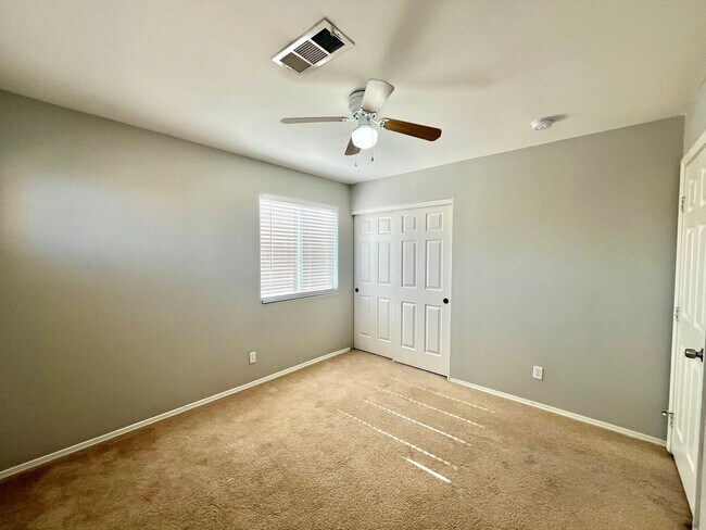 Building Photo - **$800 OFF MOVE IN BY 12/26/25**Spacious 3 Bedroom, 2.5 Bath Home with No HOA and Modern Finishes