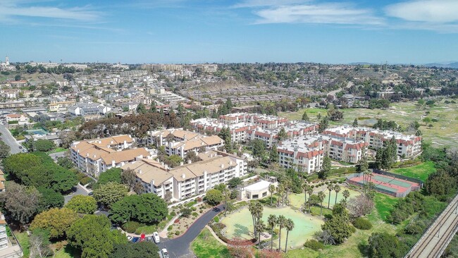 Building Photo - Lovely 1 bedroom Condo in Top-Rated Complex