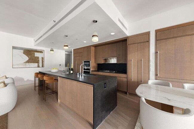 Building Photo - 50 West St