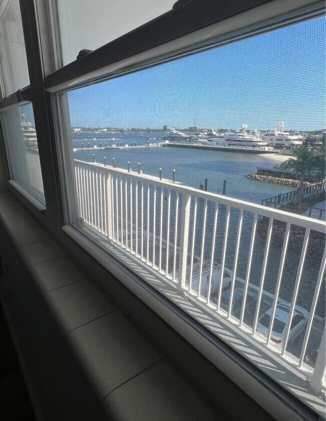 Building Photo - 4500 N Flagler Dr