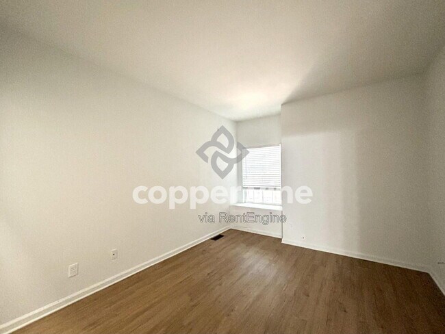 Building Photo - 14319 E Grand Dr