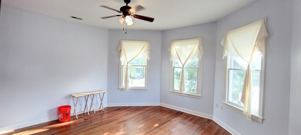 Bedroom - 183 Alabama St