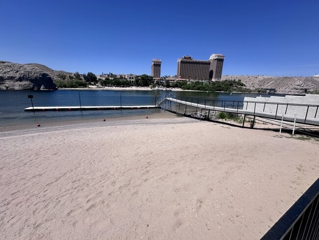 Building Photo - 441 Moser Ave