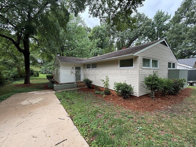 Building Photo - 2523 Overbrook Dr