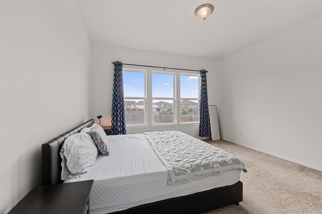 Building Photo - 6520 Verona Pl