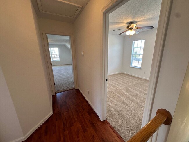 Building Photo - Beautiful 3 bedroom home on over 3/4 acres with huge garage.