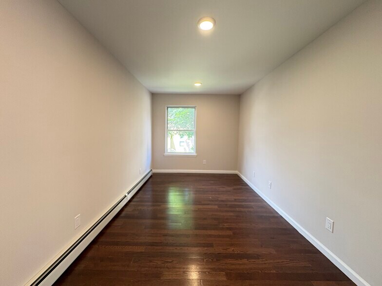 Building Photo - 1607 Kerrigan Ave