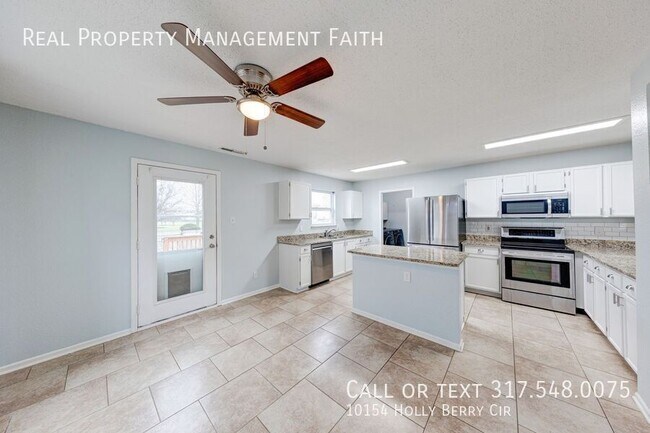 Building Photo - 10154 Holly Berry Cir