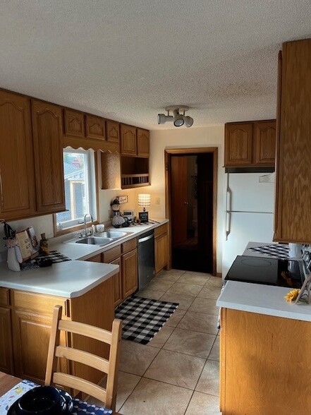 Building Photo - 1803 America Ct NW