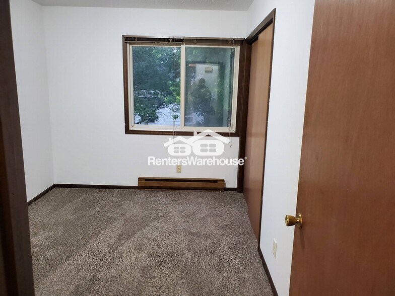 Building Photo - 29 2nd St