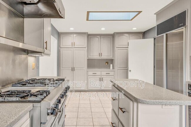 Building Photo - 4083 Sunset Ln