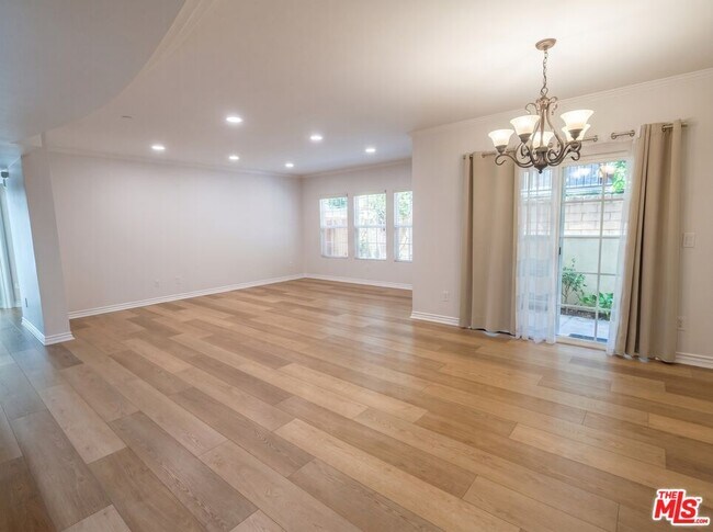 Building Photo - 4832 Whitsett Ave