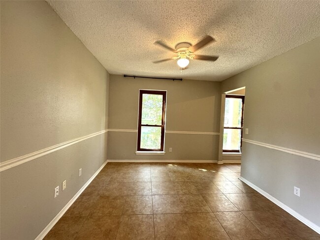 Building Photo - 3815 Flintrock Ln