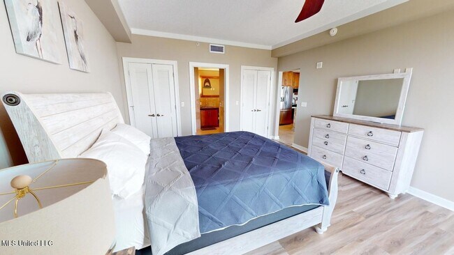 Building Photo - 2060 Beach Blvd