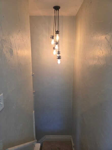 Building Photo - 2 Pennsylvania St