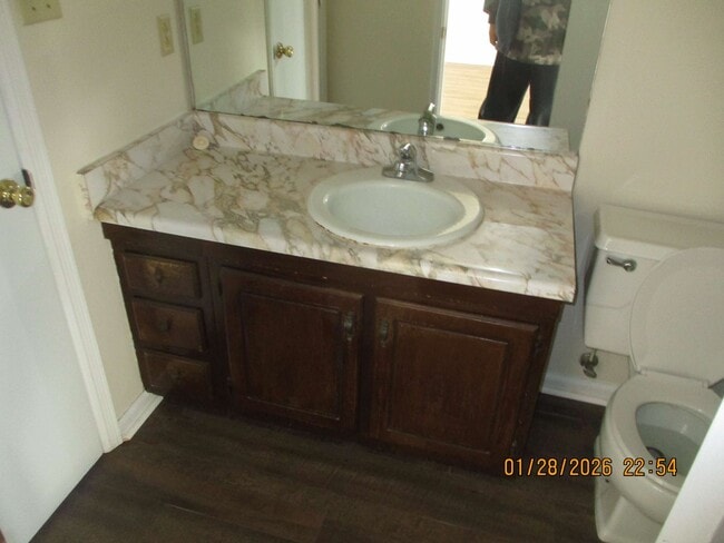 Building Photo - 2024 Oglethorpe Ave