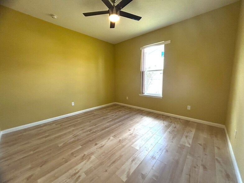 Building Photo - 3 Wilden Pl