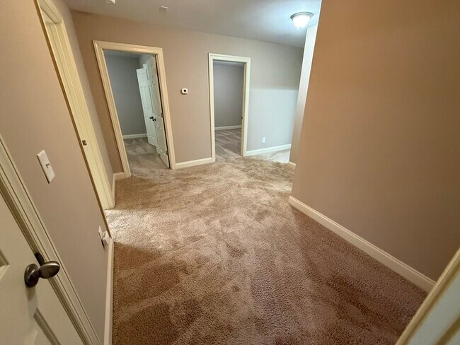 Building Photo - HUGE 5 Bedroom 3 Stroy Home with Fenced in...