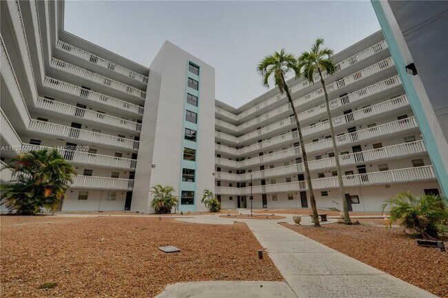 Building Photo - 15600 NW 7th Ave