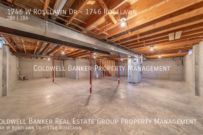 Building Photo - 1746 W Roselawn Dr