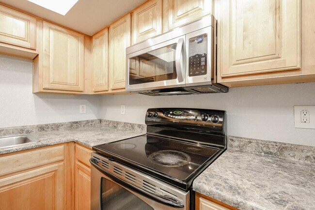 Building Photo - 1340 N Recker Rd