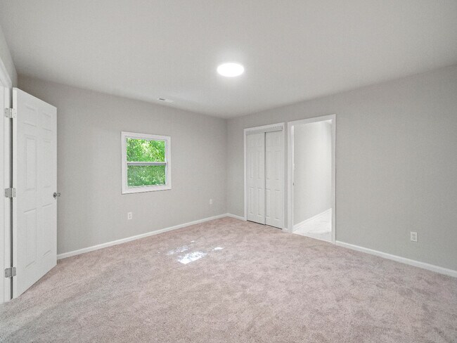 Building Photo - 128 Sunset Ln