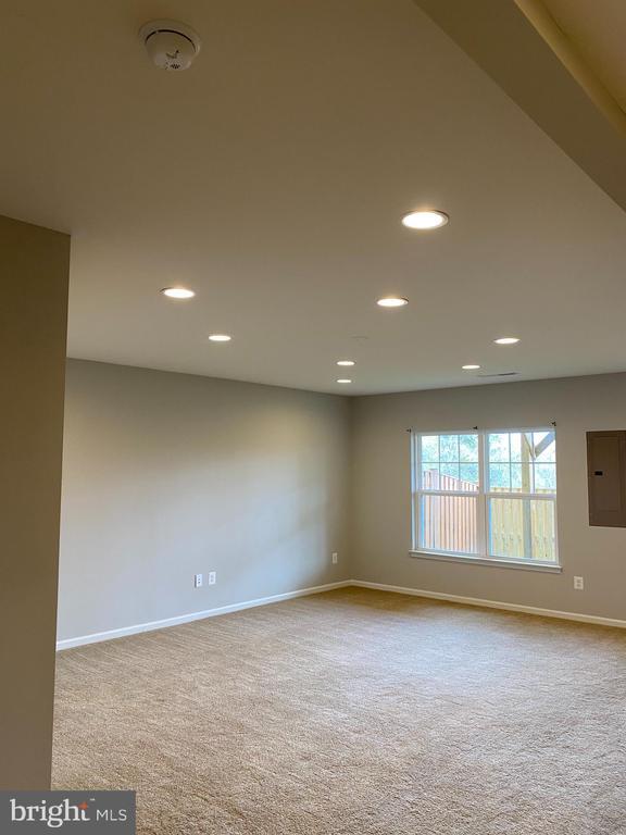 Building Photo - 112 Splendor Gdn Wy