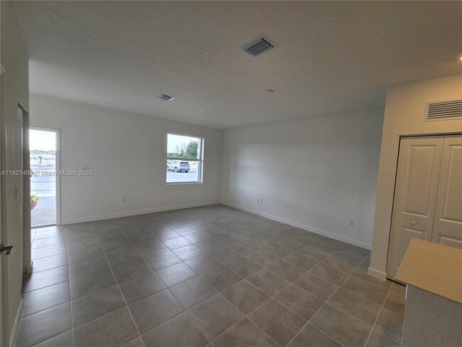 Building Photo - 1126 NW 2nd Ter