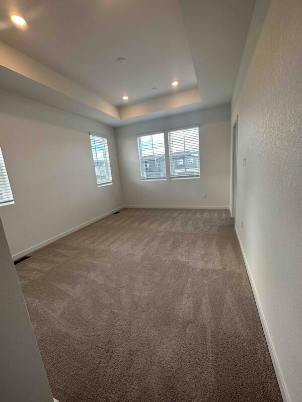 Building Photo - 5392 Euclid Dr