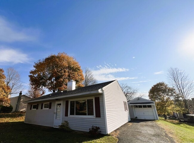 Building Photo - Charming Sun-Filled Single-Family Home - Lenox, MA