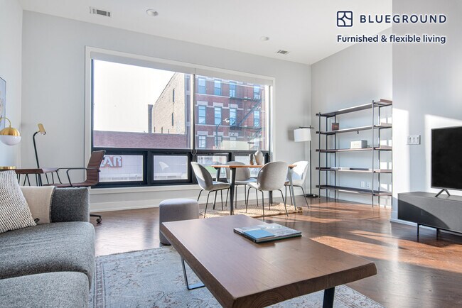 Building Photo - 1536 W Chicago Ave