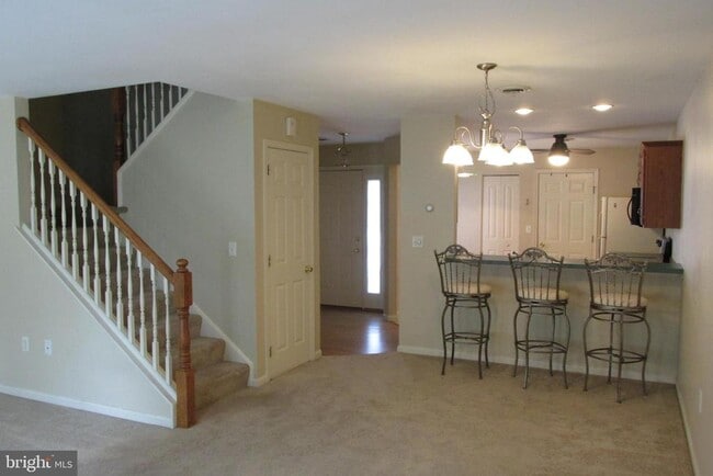Building Photo - 888 Woodridge Dr