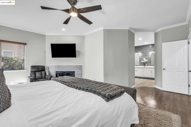 Building Photo - 2435 Pinehurst Ct