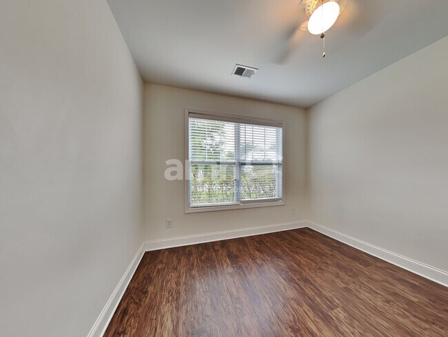 Building Photo - 2904 John Cabot Dr