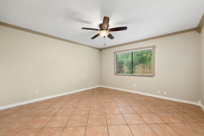 Building Photo - 4838 Gretna Green Dr