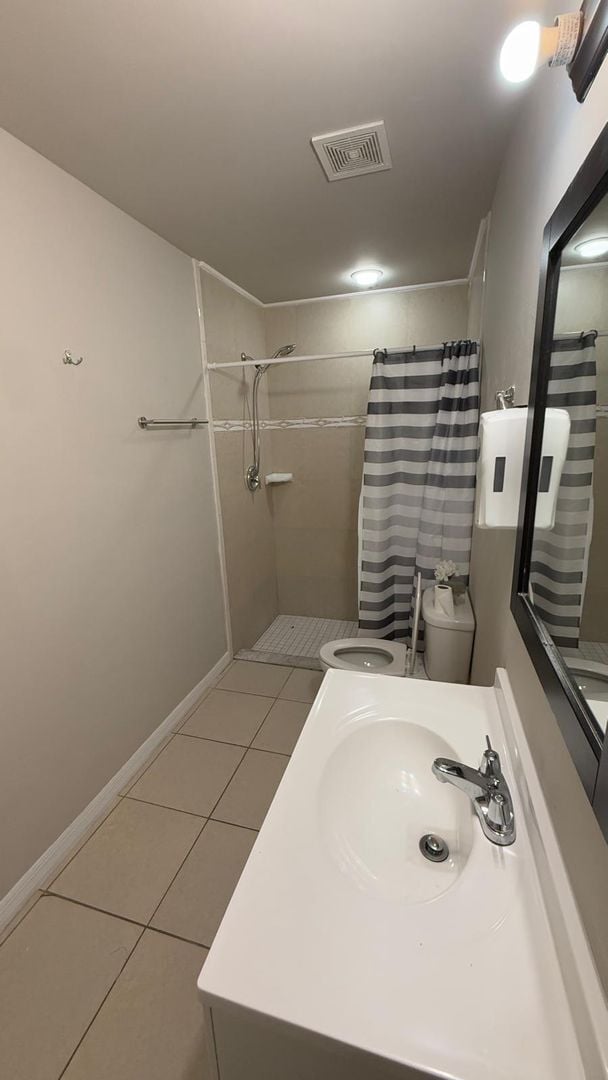 Building Photo - 1619-1621 SW 33rd St- Duplex