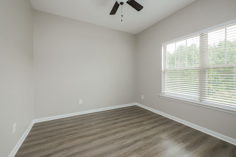 Building Photo - 136 Camellia Way