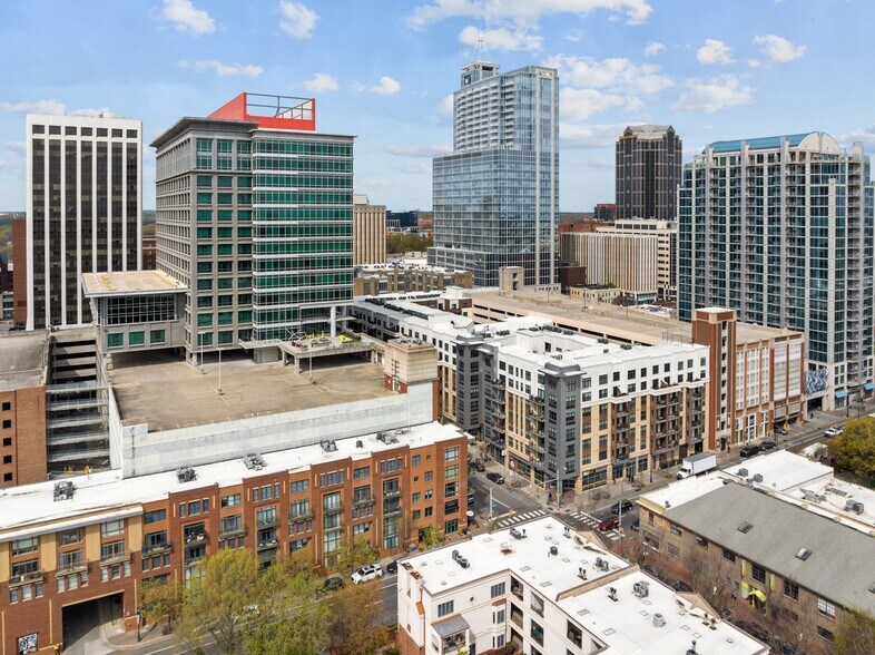 Building Photo - 444 S Blount St