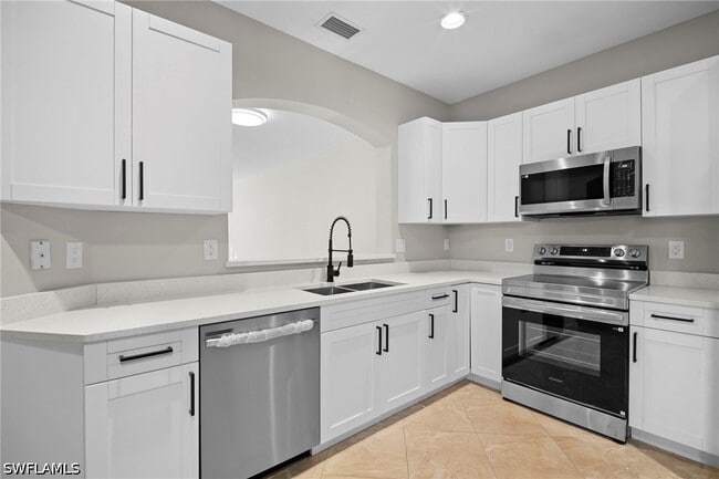 Building Photo - 9648 Roundstone Cir