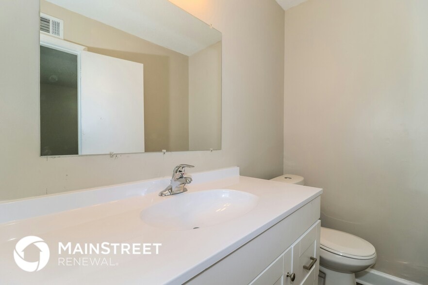 Building Photo - 3883 Winwood Dr