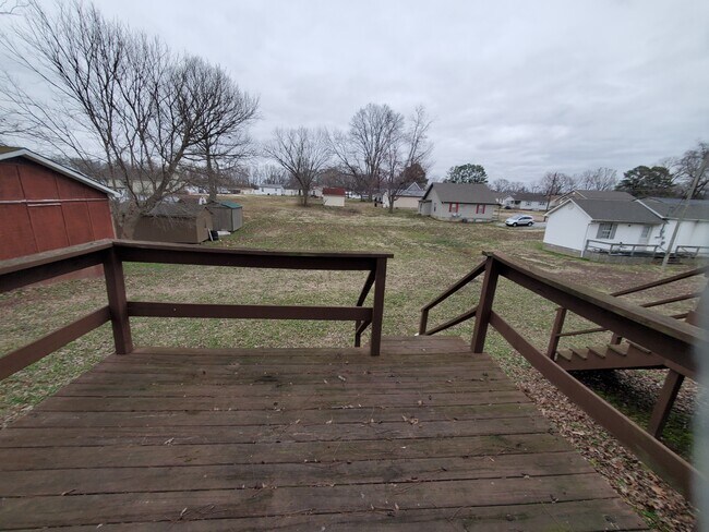 Back patio and yard - 405 Church St