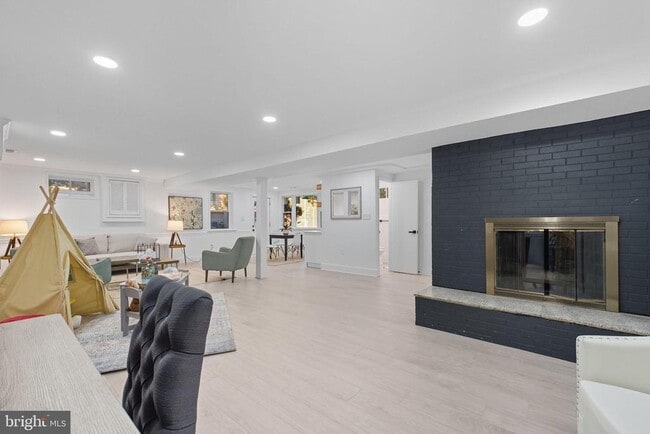 Building Photo - 2539 Gallows Rd