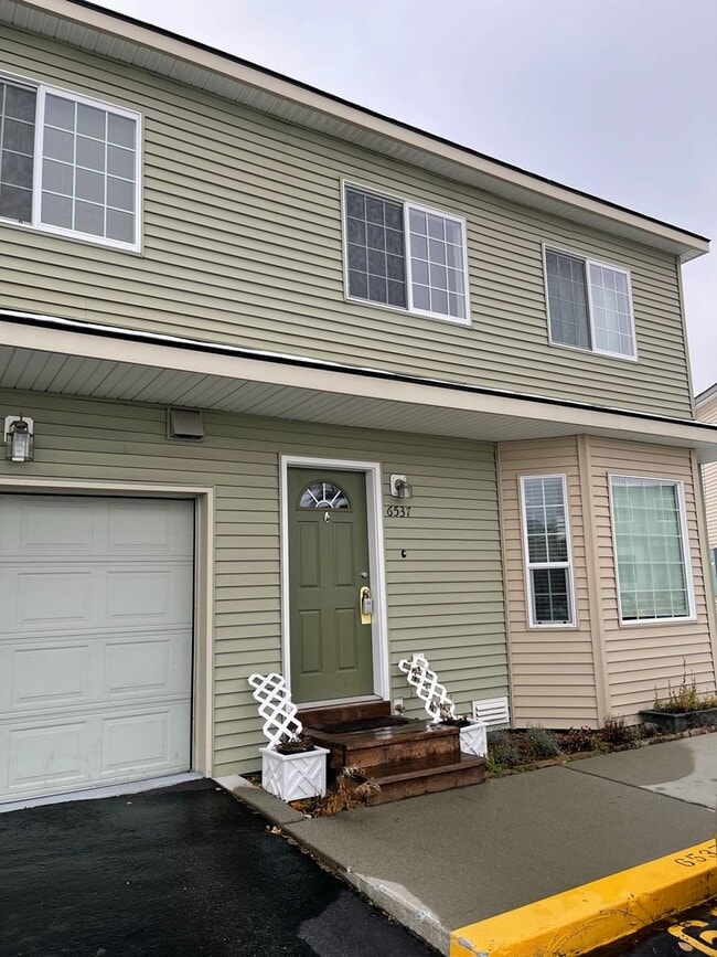Building Photo - Three bedroom located near JBER