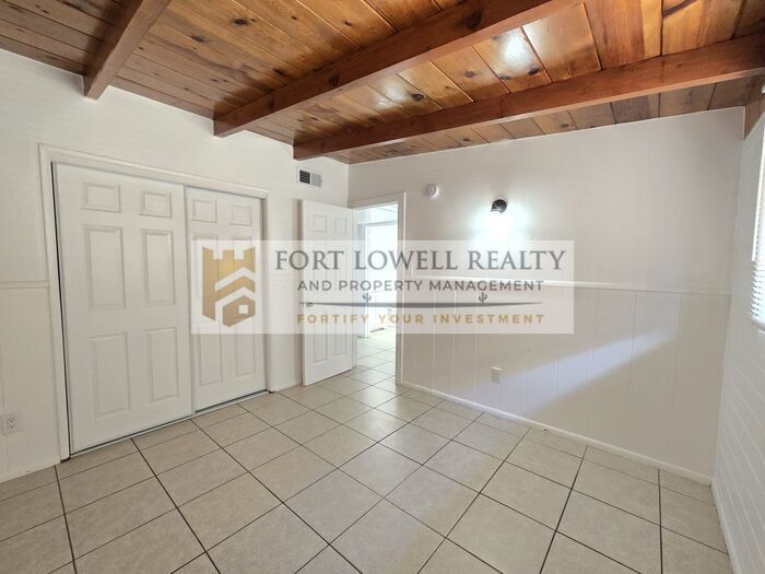 Building Photo - 3008 N Balboa Ave